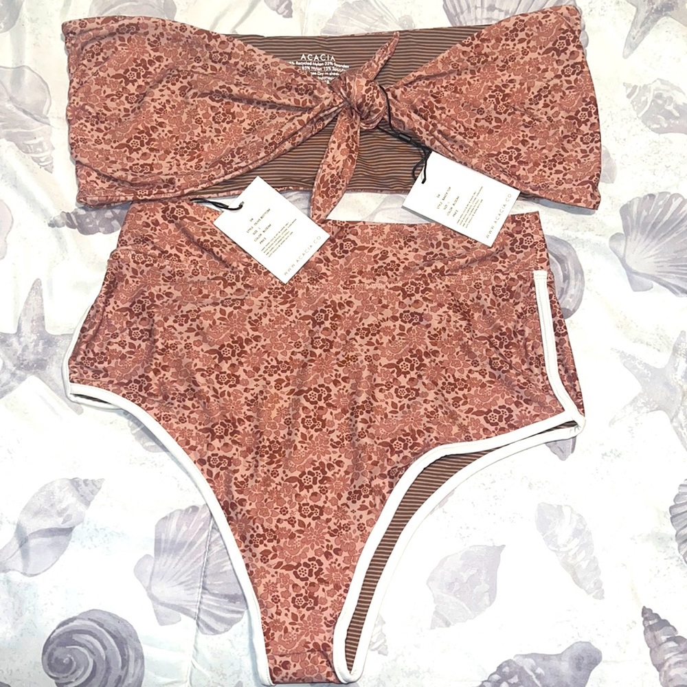Acacia Baker Top & Olive Bottom